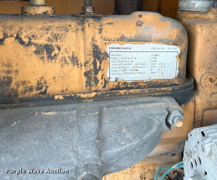 image for item DW2892 1982 Case 586D  forklift