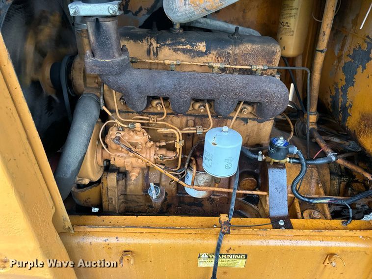 image for item DW2892 1982 Case 586D  forklift