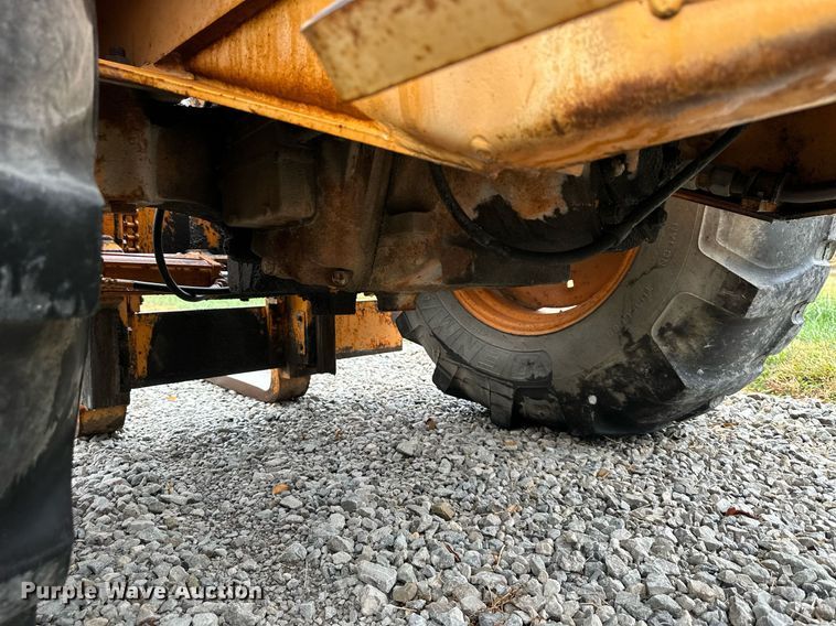 image for item DW2892 1982 Case 586D  forklift