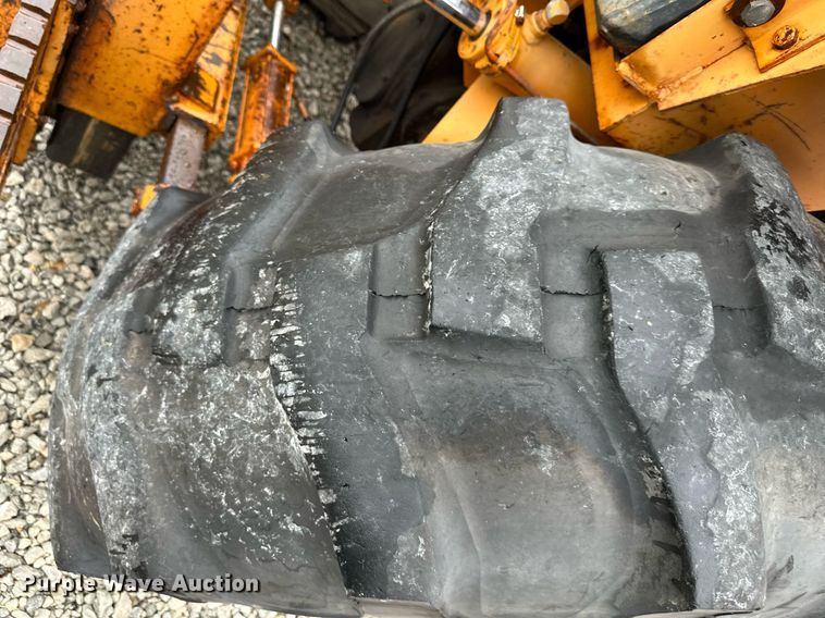 image for item DW2892 1982 Case 586D  forklift