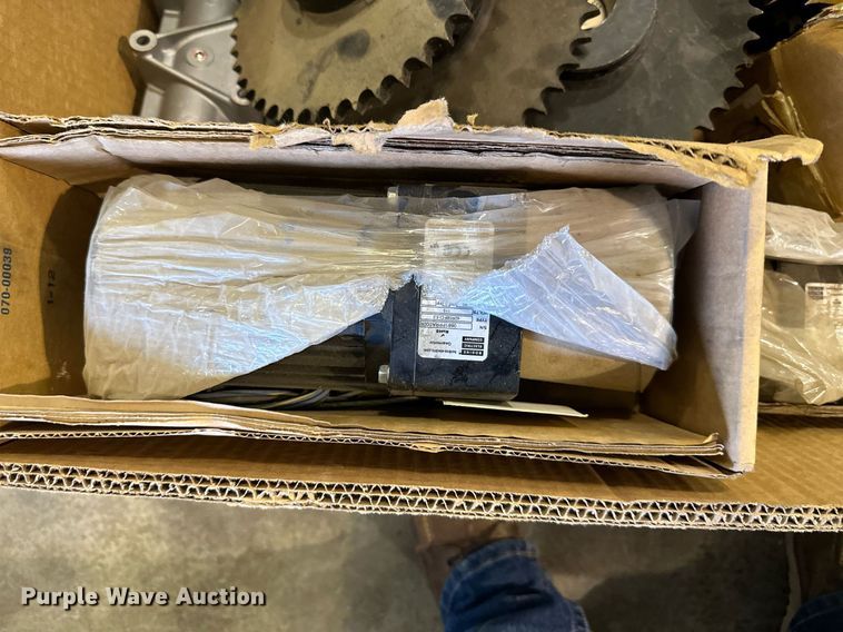 image for item DW2893 Electrical supplies