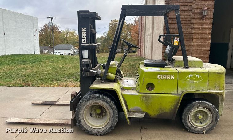 image for item DW2895 Clark  forklift