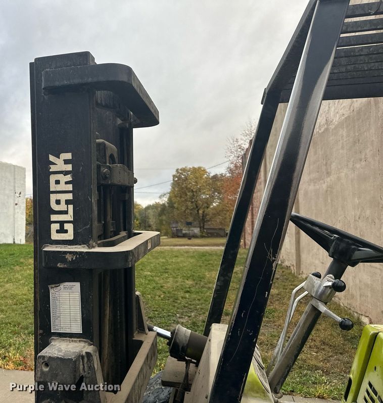 image for item DW2895 Clark  forklift