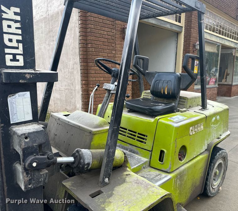 image for item DW2895 Clark  forklift