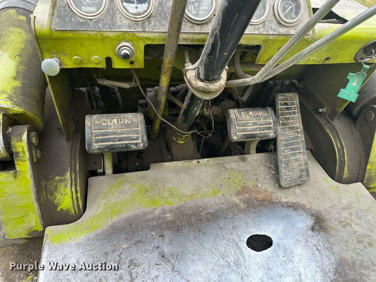 image for item DW2895 Clark  forklift
