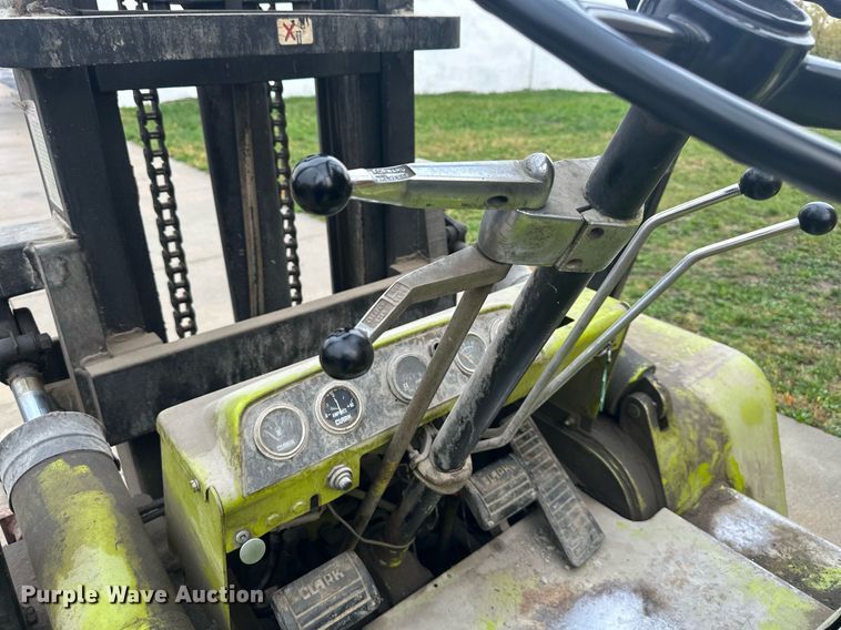 image for item DW2895 Clark  forklift