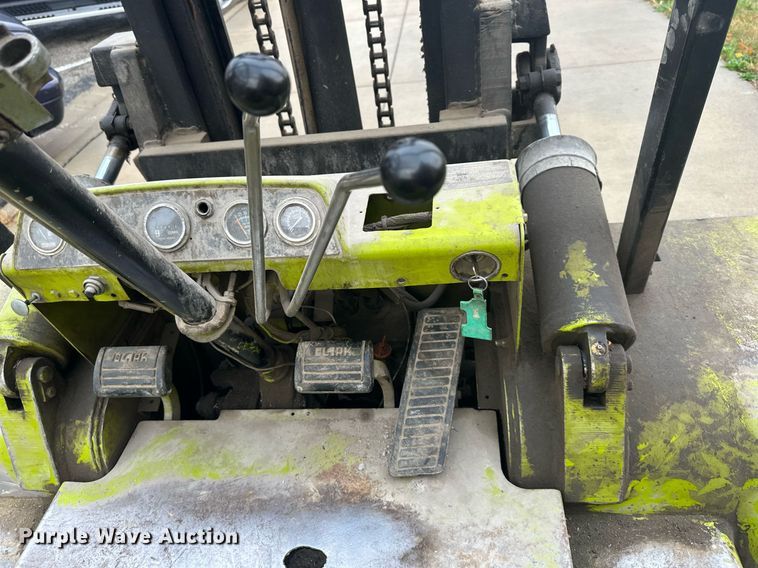 image for item DW2895 Clark  forklift