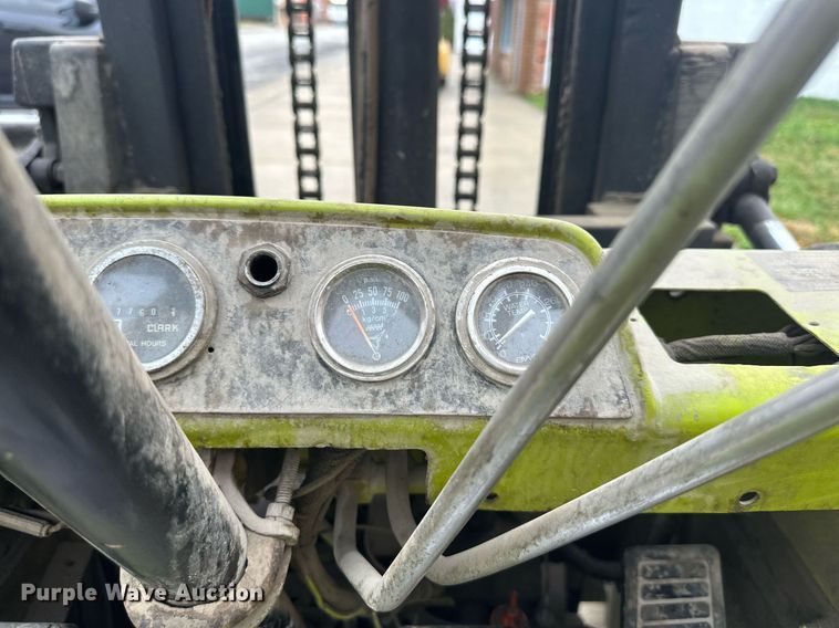 image for item DW2895 Clark  forklift