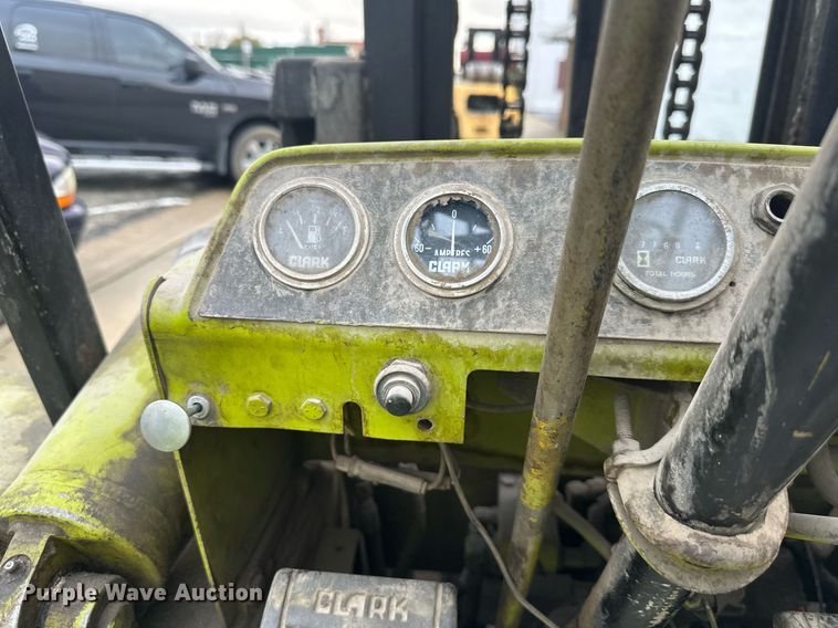 image for item DW2895 Clark  forklift