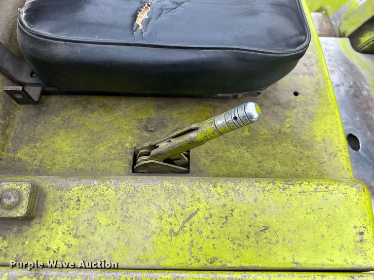 image for item DW2895 Clark  forklift