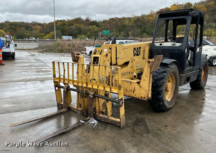 image for item DW2898 1996 Caterpillar TH83  telehandler