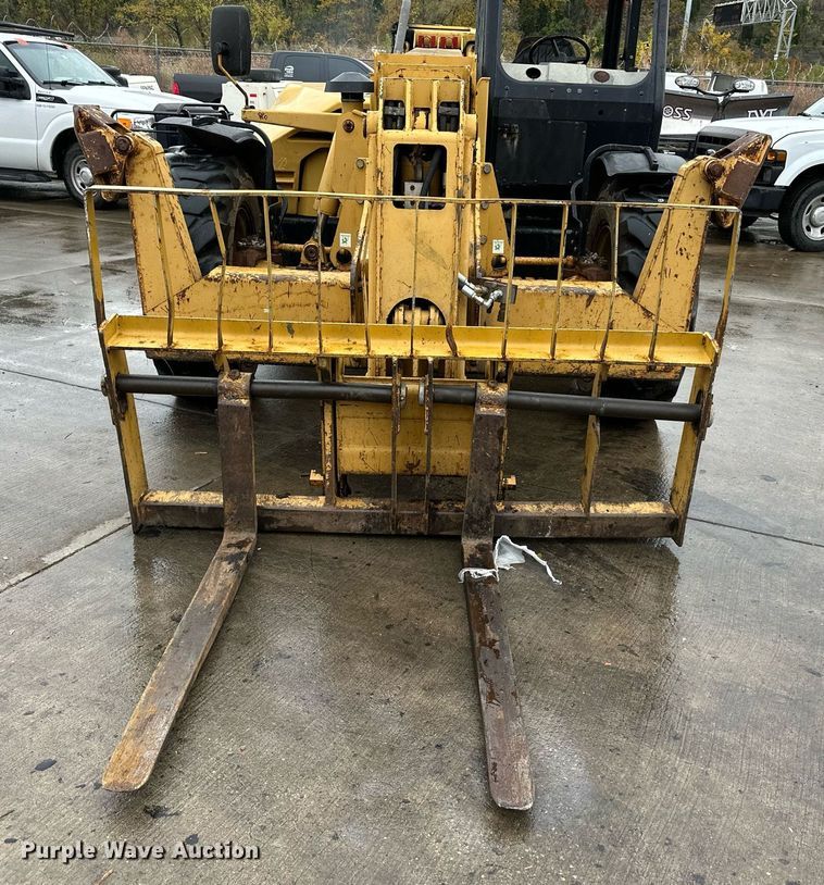 image for item DW2898 1996 Caterpillar TH83  telehandler