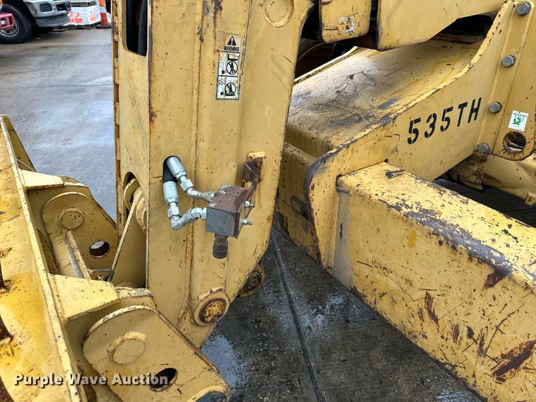 image for item DW2898 1996 Caterpillar TH83  telehandler