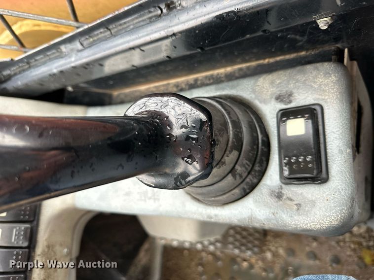 image for item DW2898 1996 Caterpillar TH83  telehandler