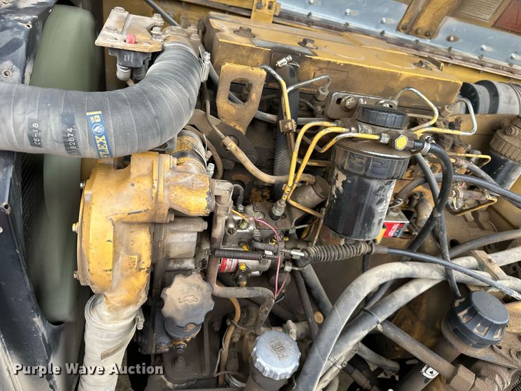 image for item DW2898 1996 Caterpillar TH83  telehandler