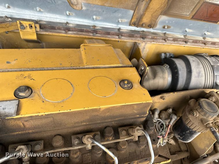 image for item DW2898 1996 Caterpillar TH83  telehandler