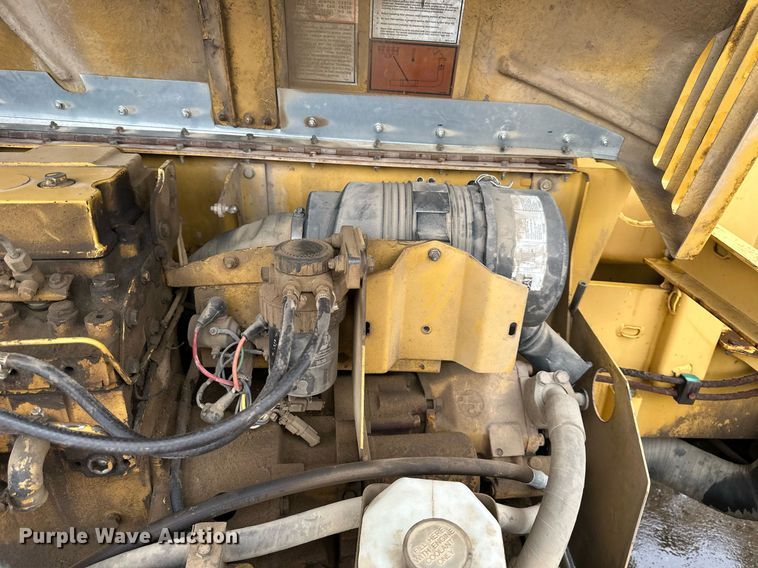 image for item DW2898 1996 Caterpillar TH83  telehandler