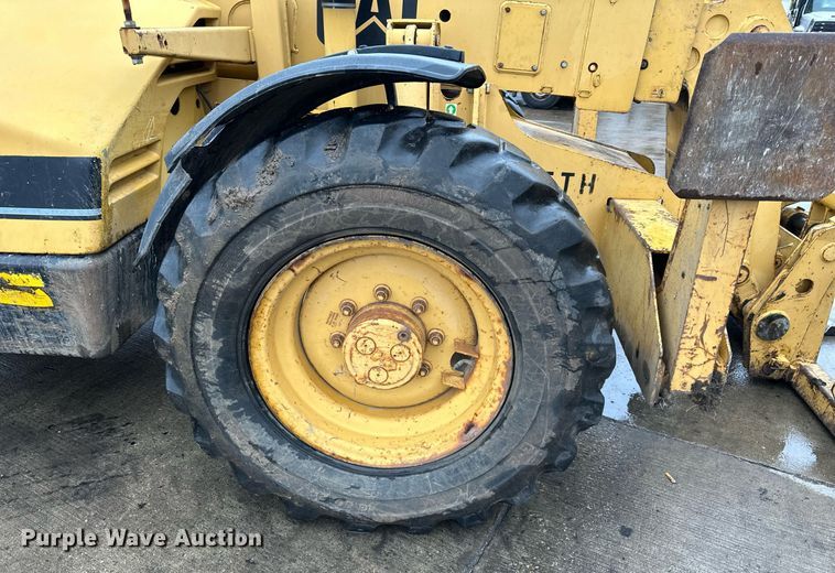 image for item DW2898 1996 Caterpillar TH83  telehandler