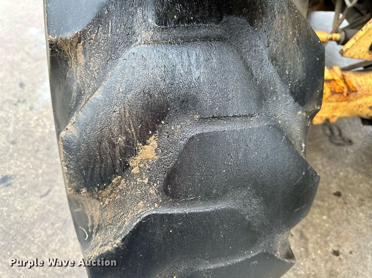 image for item DW2898 1996 Caterpillar TH83  telehandler