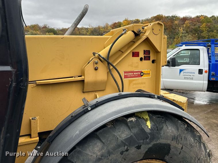 image for item DW2899 2003 Caterpillar TH83  telehandler