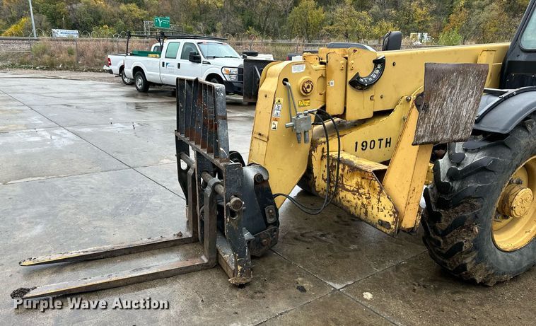 image for item DW2899 2003 Caterpillar TH83  telehandler