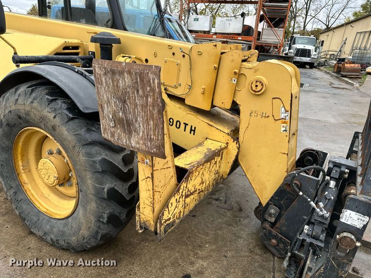 image for item DW2899 2003 Caterpillar TH83  telehandler