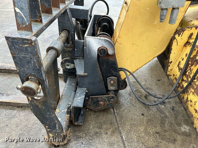 image for item DW2899 2003 Caterpillar TH83  telehandler