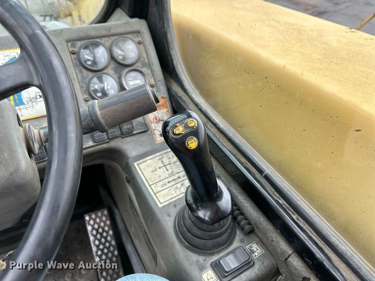 image for item DW2899 2003 Caterpillar TH83  telehandler