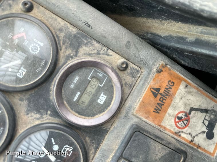 image for item DW2899 2003 Caterpillar TH83  telehandler