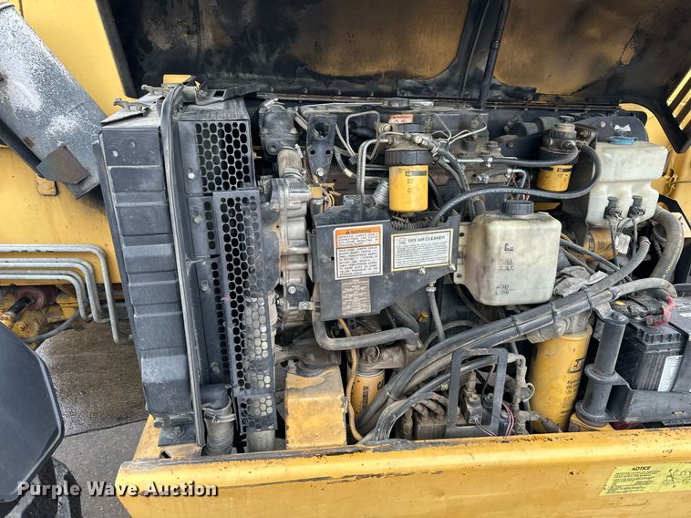 image for item DW2899 2003 Caterpillar TH83  telehandler