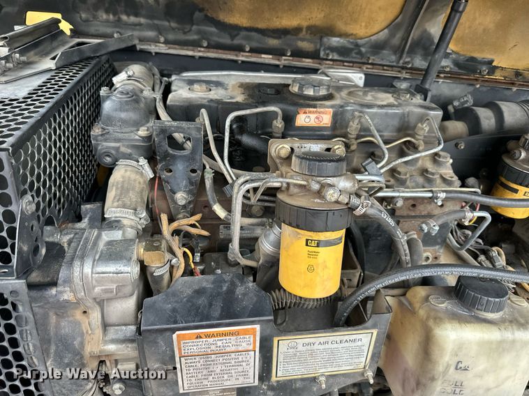 image for item DW2899 2003 Caterpillar TH83  telehandler