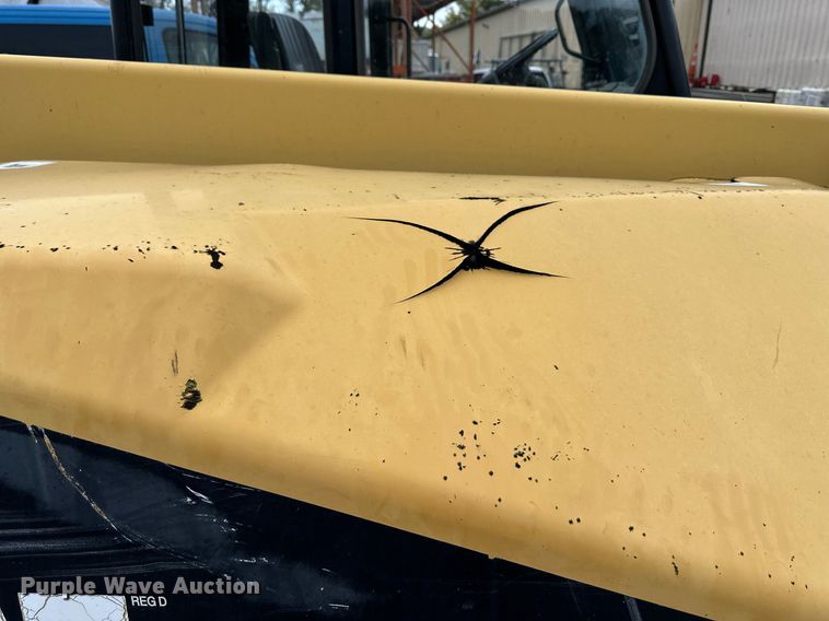 image for item DW2899 2003 Caterpillar TH83  telehandler