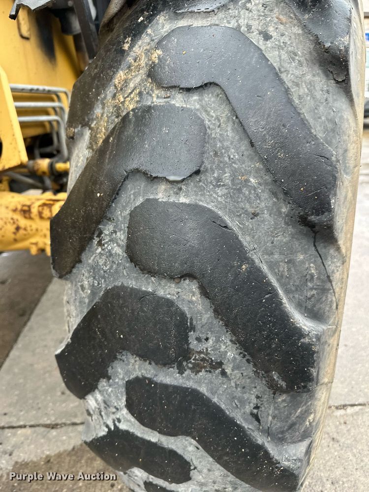 image for item DW2899 2003 Caterpillar TH83  telehandler