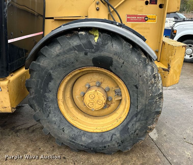 image for item DW2899 2003 Caterpillar TH83  telehandler