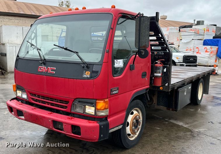 image for item DW2901 2004 GMC W4500  flatbed truck