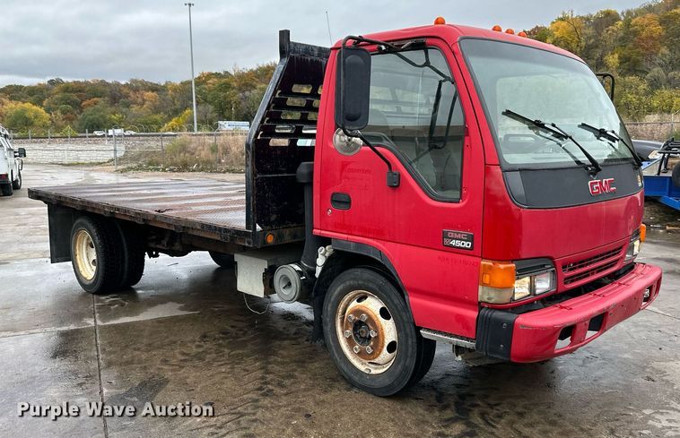 image for item DW2901 2004 GMC W4500  flatbed truck