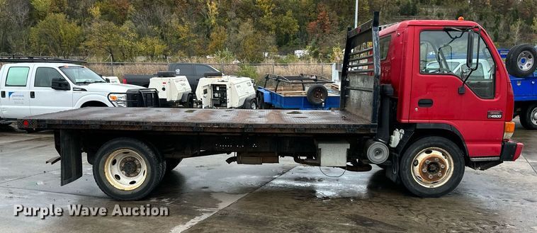 image for item DW2901 2004 GMC W4500  flatbed truck