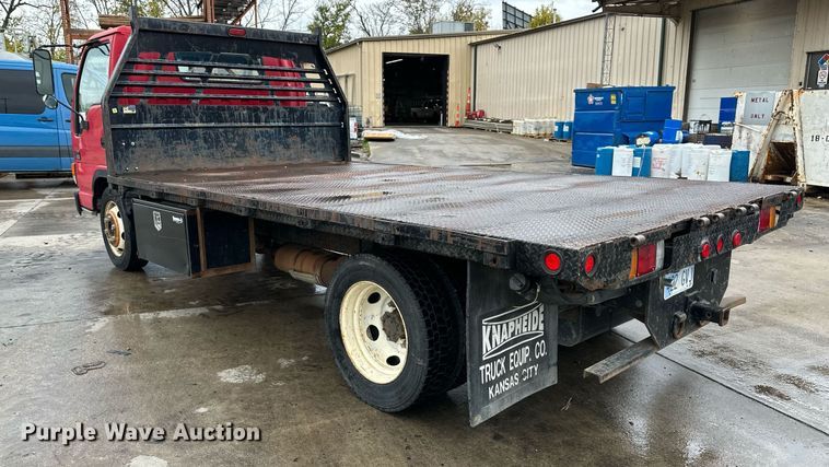 image for item DW2901 2004 GMC W4500  flatbed truck
