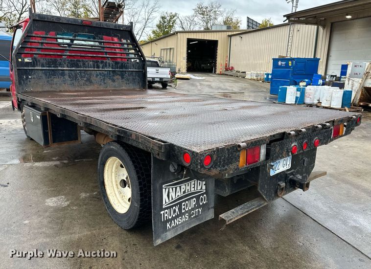 image for item DW2901 2004 GMC W4500  flatbed truck