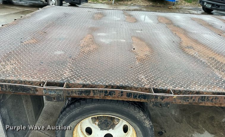 image for item DW2901 2004 GMC W4500  flatbed truck