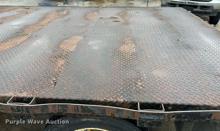 image for item DW2901 2004 GMC W4500  flatbed truck