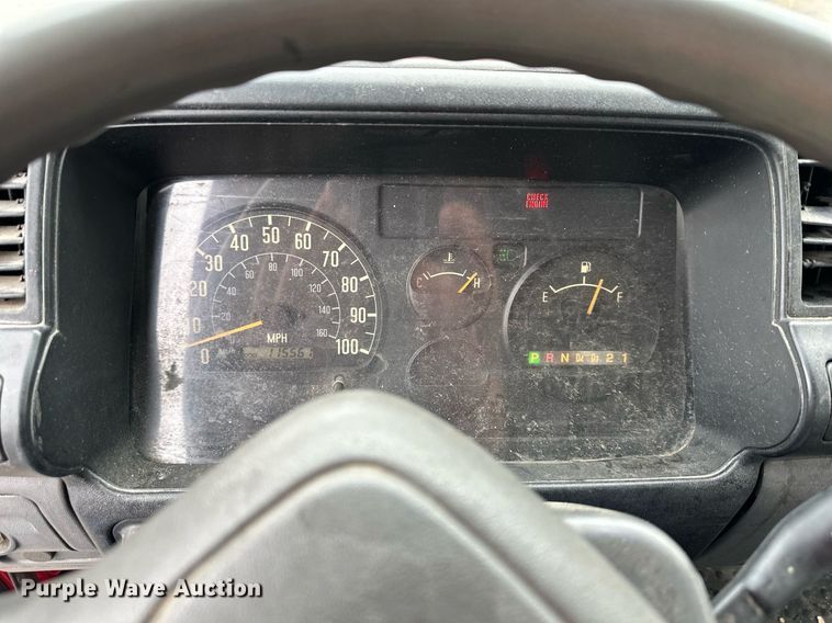 image for item DW2901 2004 GMC W4500  flatbed truck