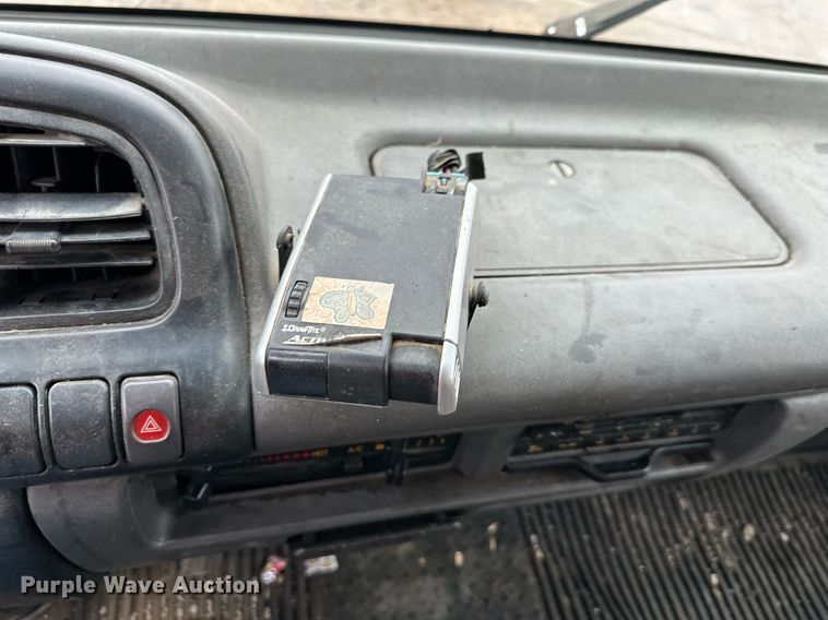 image for item DW2901 2004 GMC W4500  flatbed truck