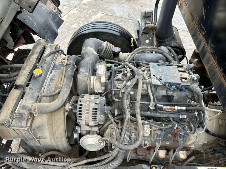 image for item DW2901 2004 GMC W4500  flatbed truck