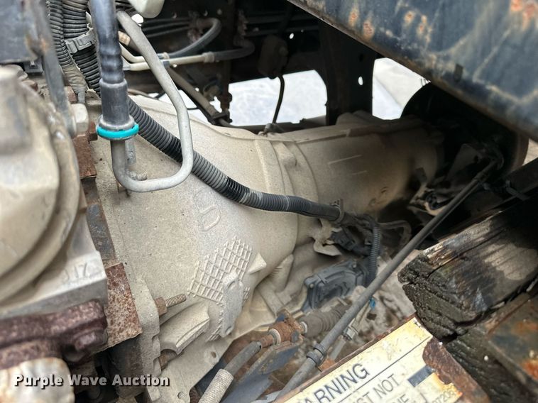 image for item DW2901 2004 GMC W4500  flatbed truck