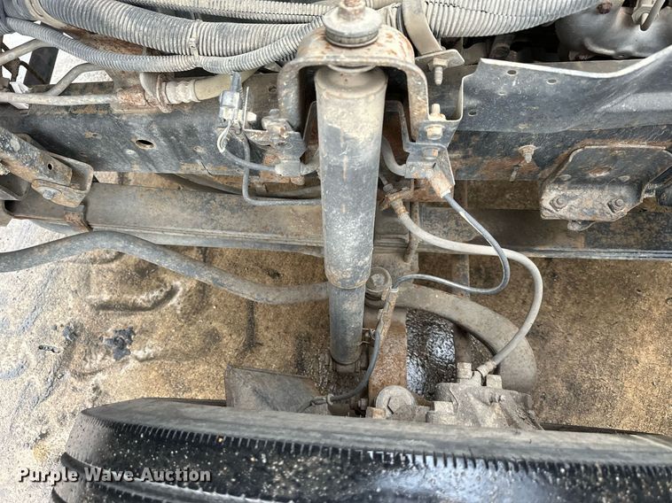 image for item DW2901 2004 GMC W4500  flatbed truck