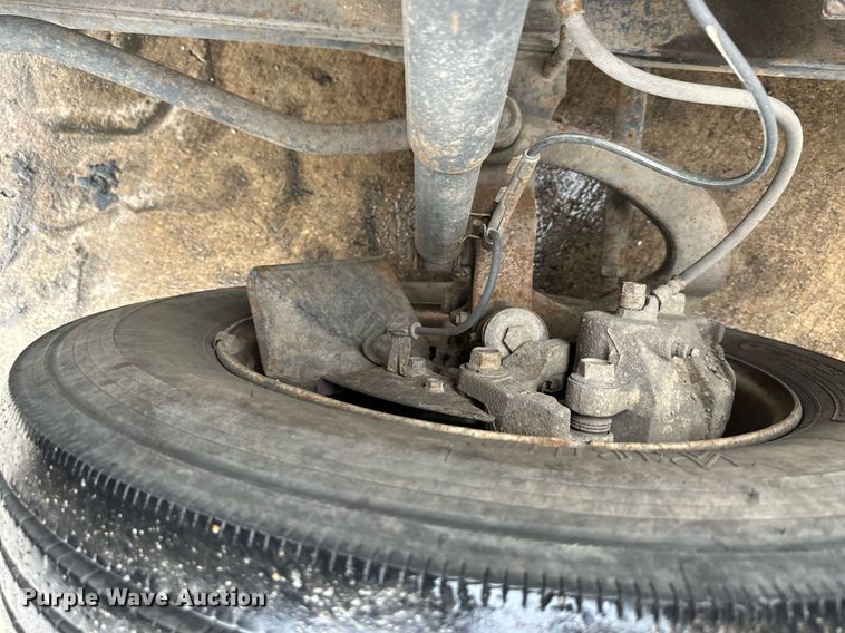 image for item DW2901 2004 GMC W4500  flatbed truck