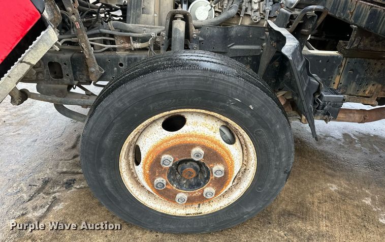 image for item DW2901 2004 GMC W4500  flatbed truck