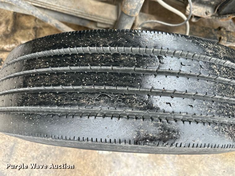 image for item DW2901 2004 GMC W4500  flatbed truck