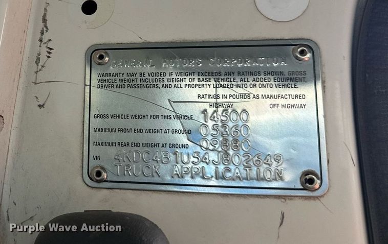 image for item DW2901 2004 GMC W4500  flatbed truck